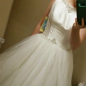 Ballgown wedding dress